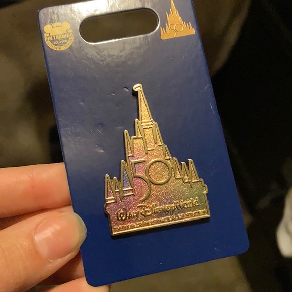 ✨Iridescent WDW 50th Castle Pin! Rare & Hard to find! - Picture 1 of 3